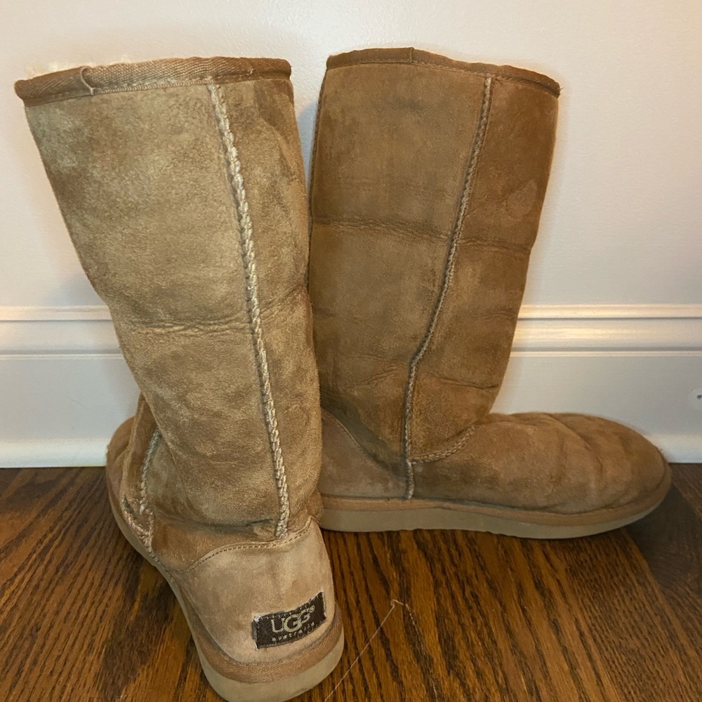 Size 7W Tall Tan Uggs